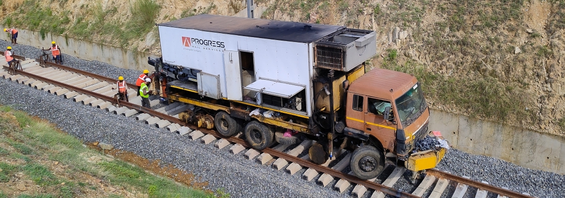 FLASH BUTT RAIL WELDING MACHINE